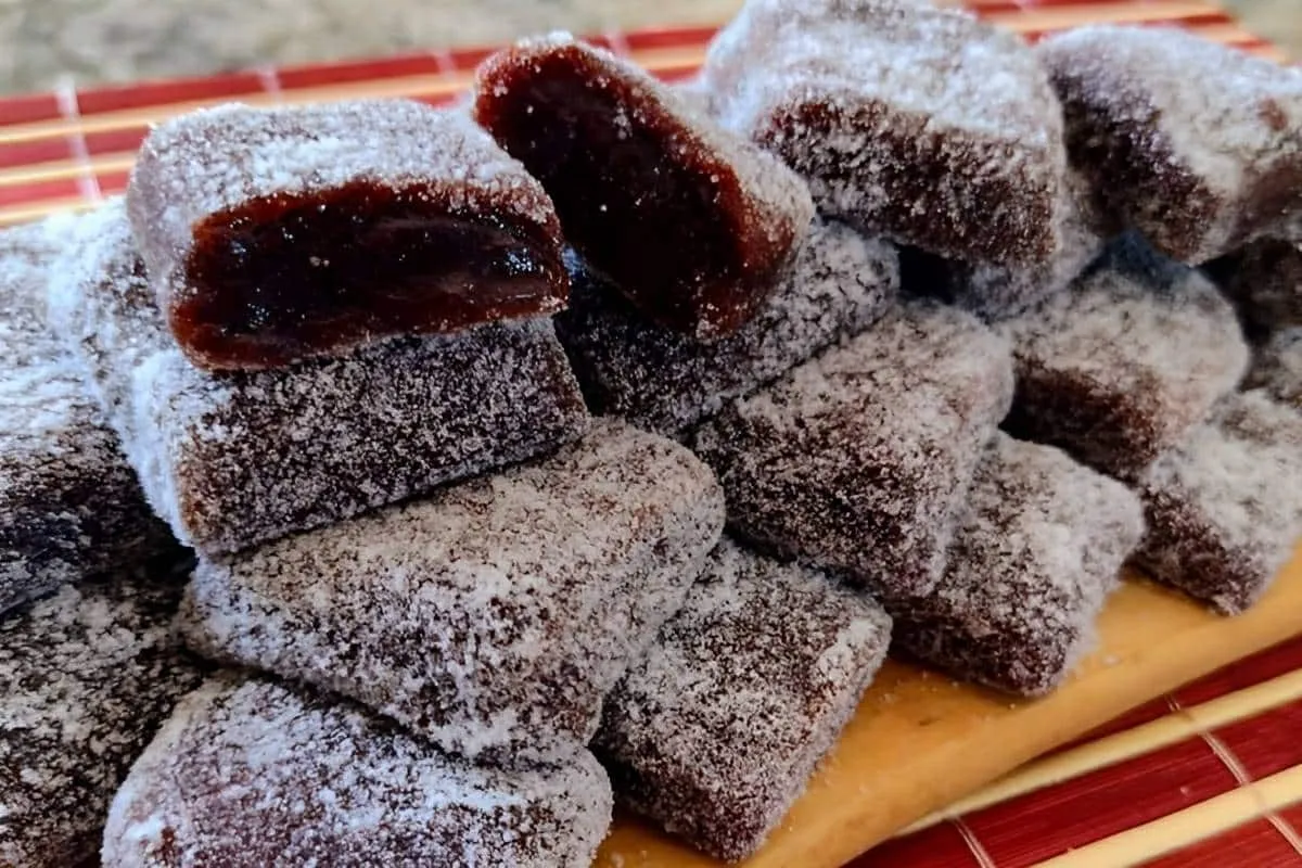 Sempre que tenho banana madura em casa faço esse doce de ban