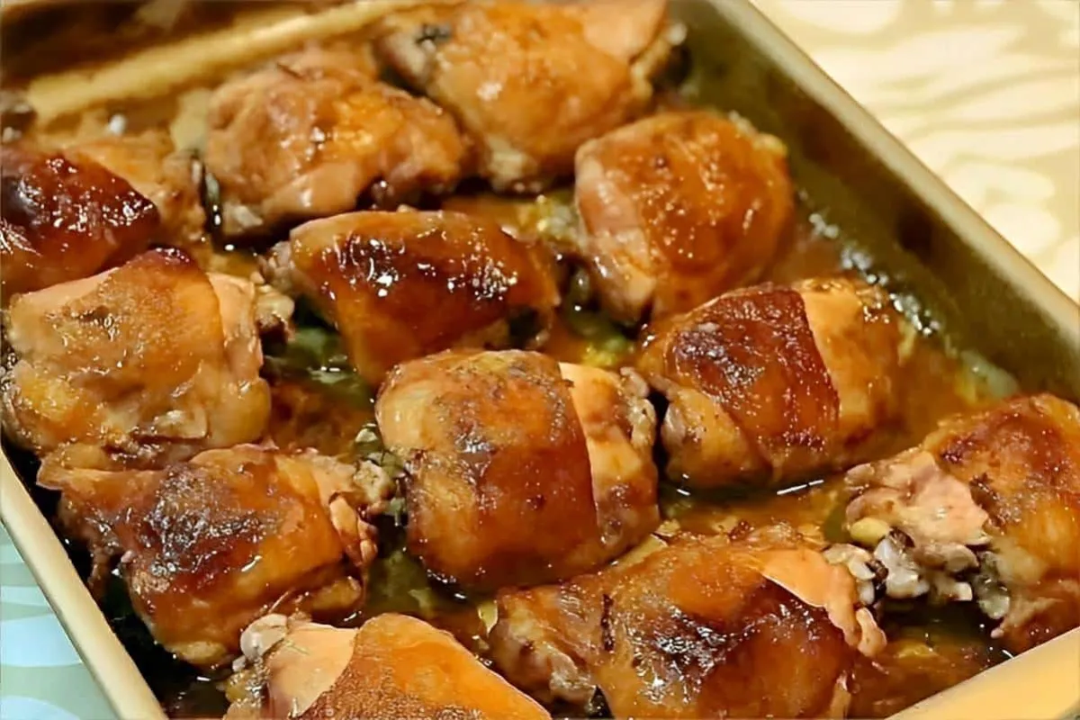 Sobrecoxa de frango assada no forno com tempero caipira fáci