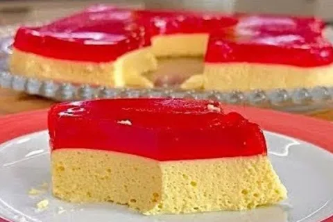 Sobremesa com 2 ingredientes feita em poucos minutos de um j