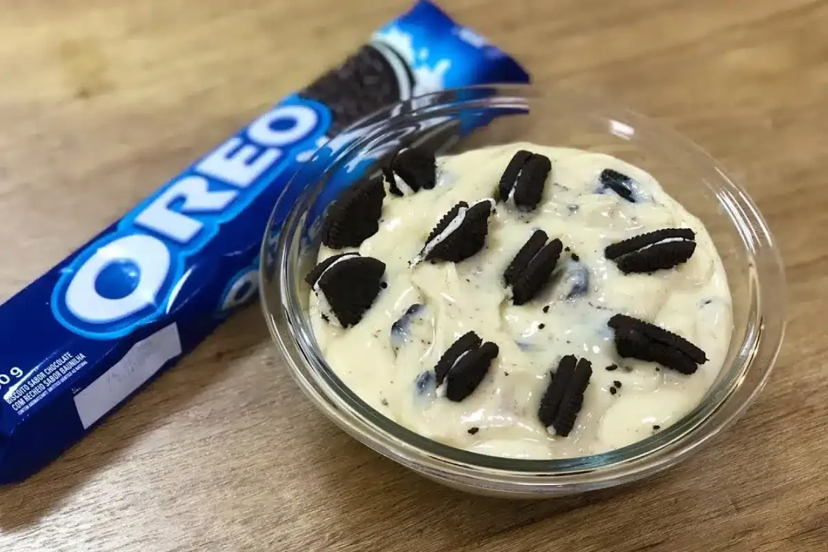 Sobremesa com Oreo combinando a crocância do biscoito com um