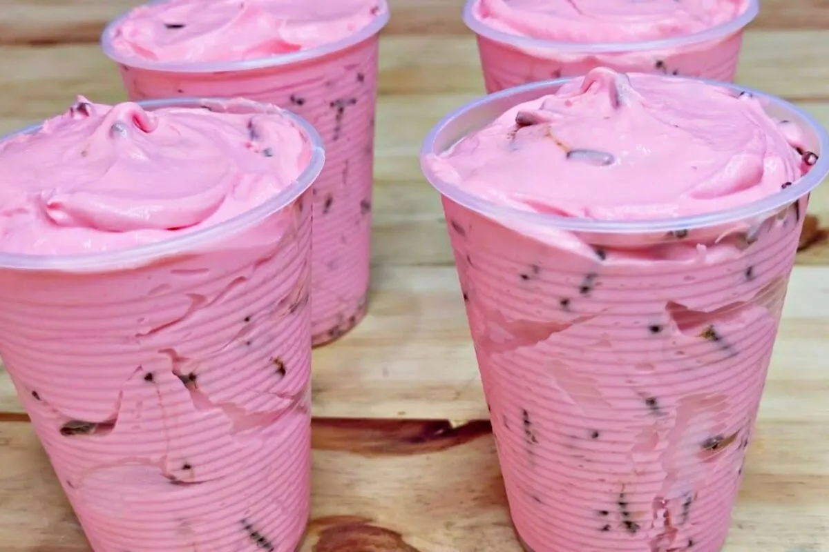 Sobremesa com suco Tang: o doce delicioso, cremoso e muito r