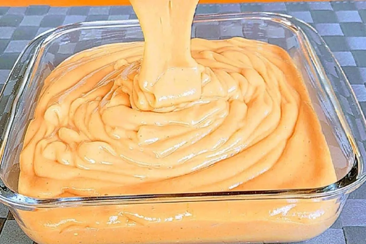 Sobremesa de 2 ingredientes: basta bater no liquidificador e