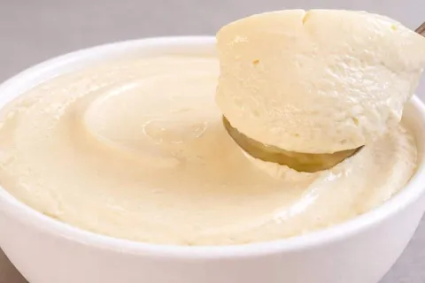 Sobremesa de 2 ingredientes feita sem ir ao fogo de forma su