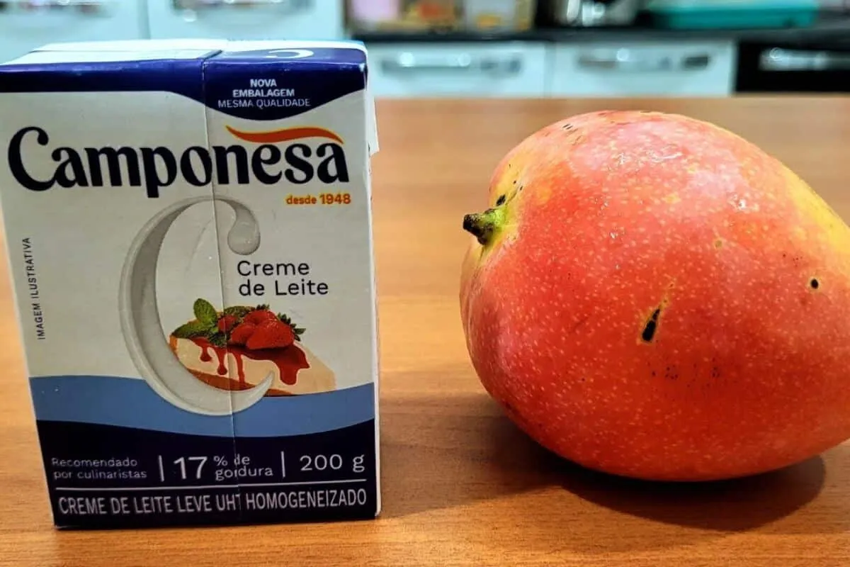 Sobremesa de 3 ingredientes com a fruta do momento bateu, ge