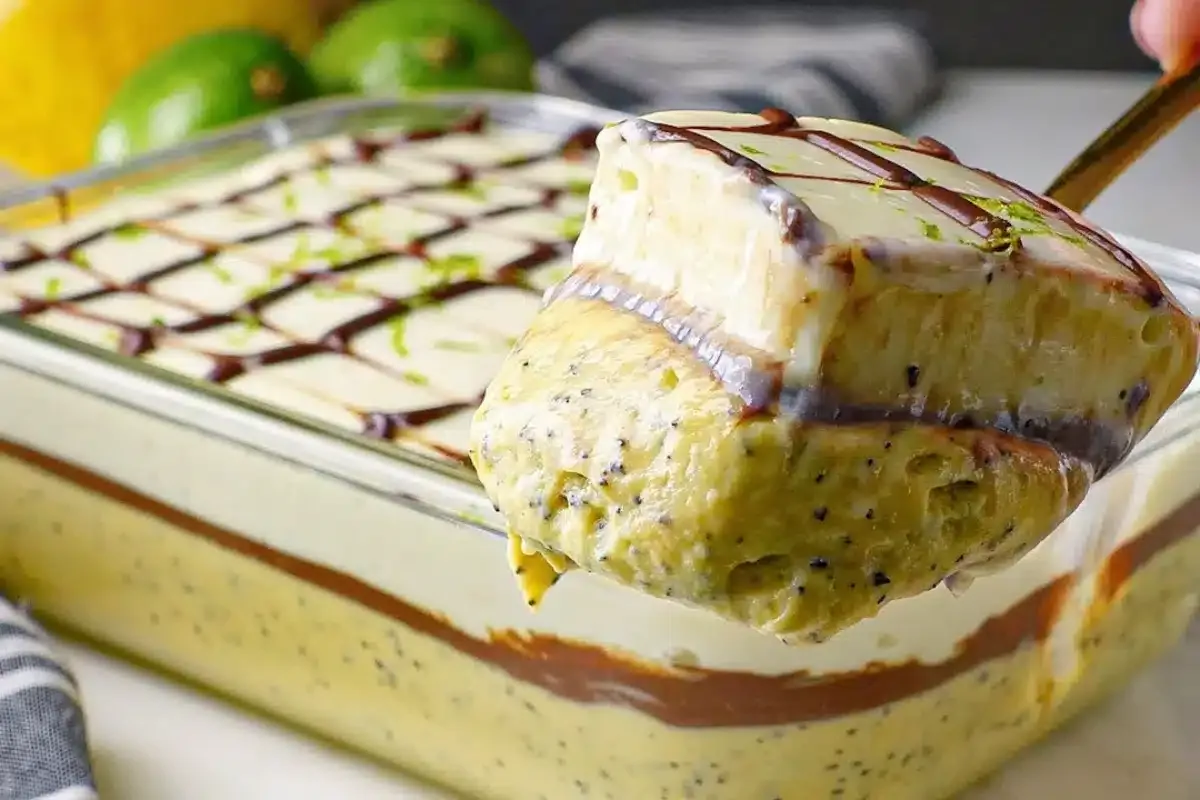 Sobremesa de 3 sabores combinando maracujá, chocolate e limã