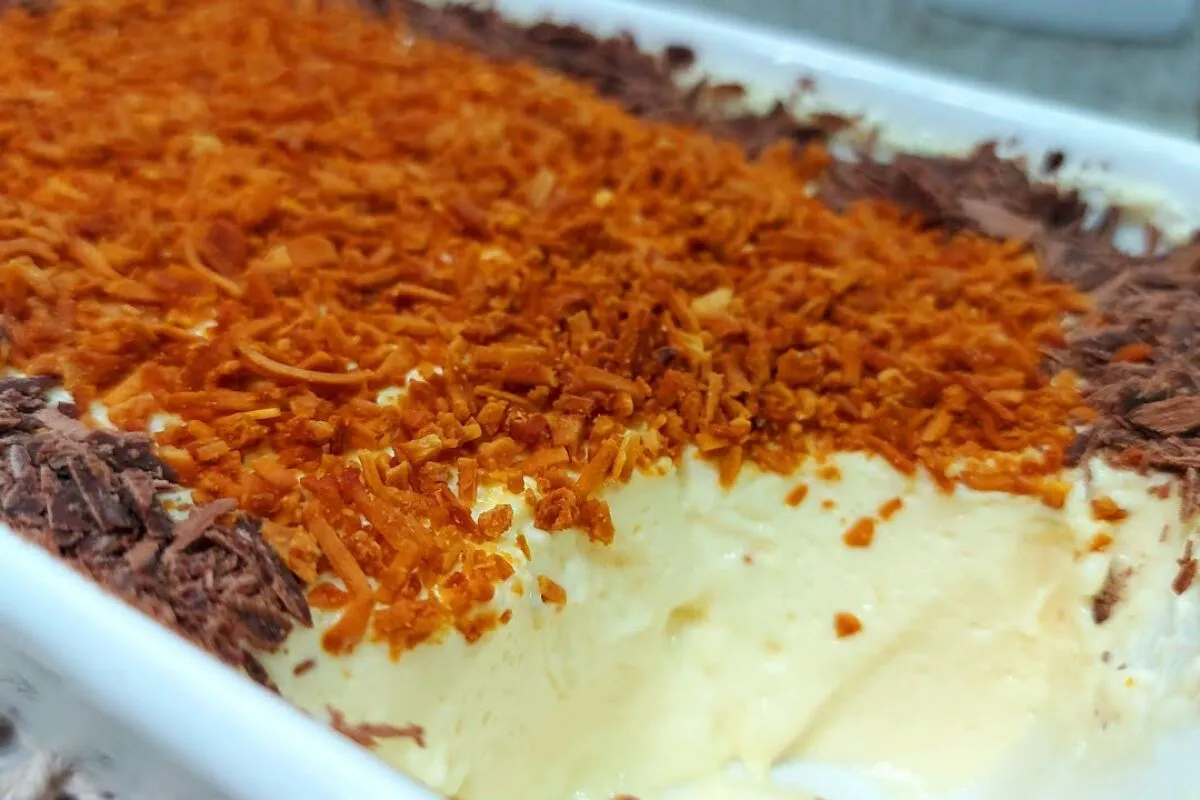 Sobremesa de abacaxi geladinha e ideal para refrescar nos di