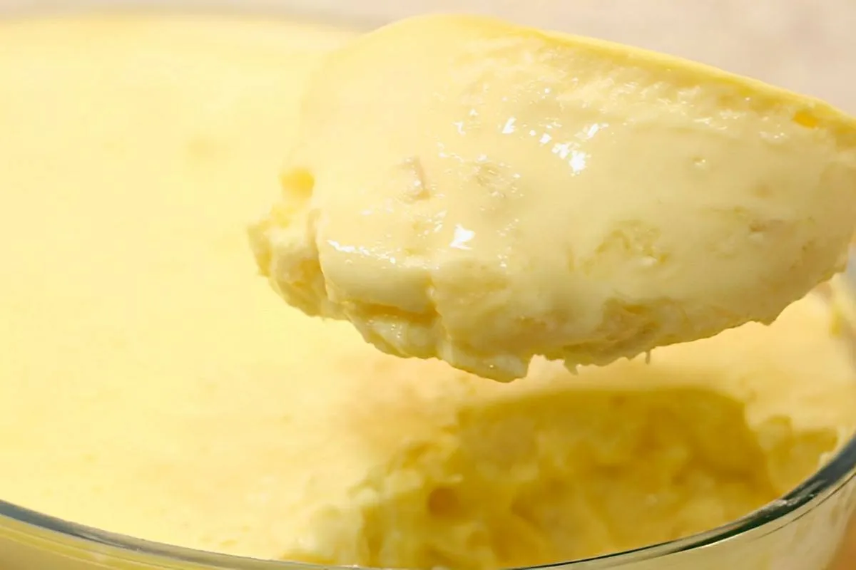 Sobremesa de abacaxi muito simples de preparar para servir n