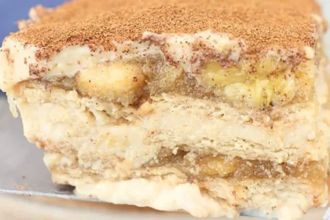 Sobremesa de banana cremosa que derrete na boca, feita com i
