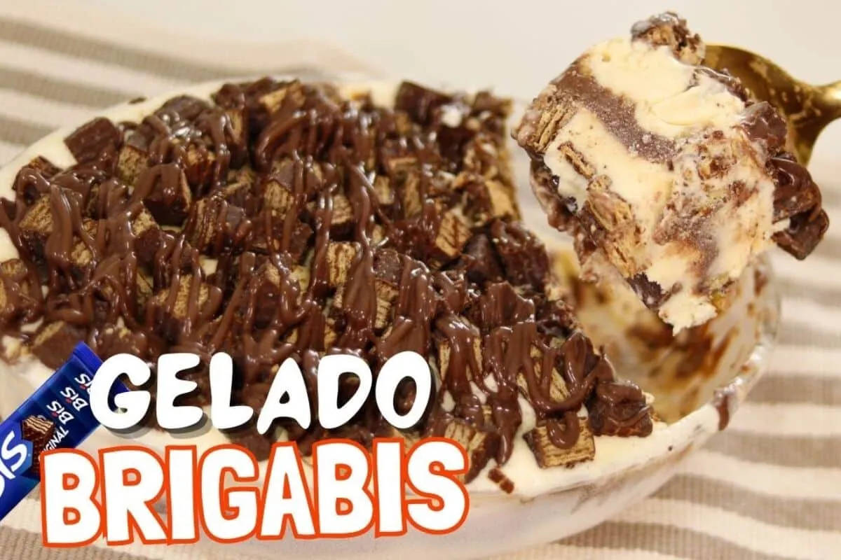 Sobremesa de bis gelada na travessa fácil de preparar que fi