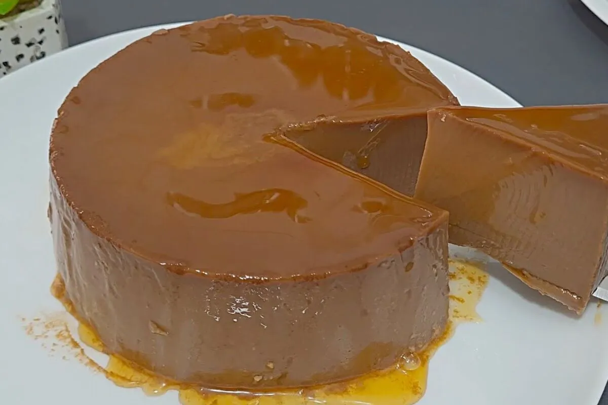 Sobremesa de chocolate simples de fazer e irresistível para