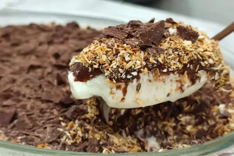 Sobremesa de coco cremosa e geladinha, a opção perfeita para