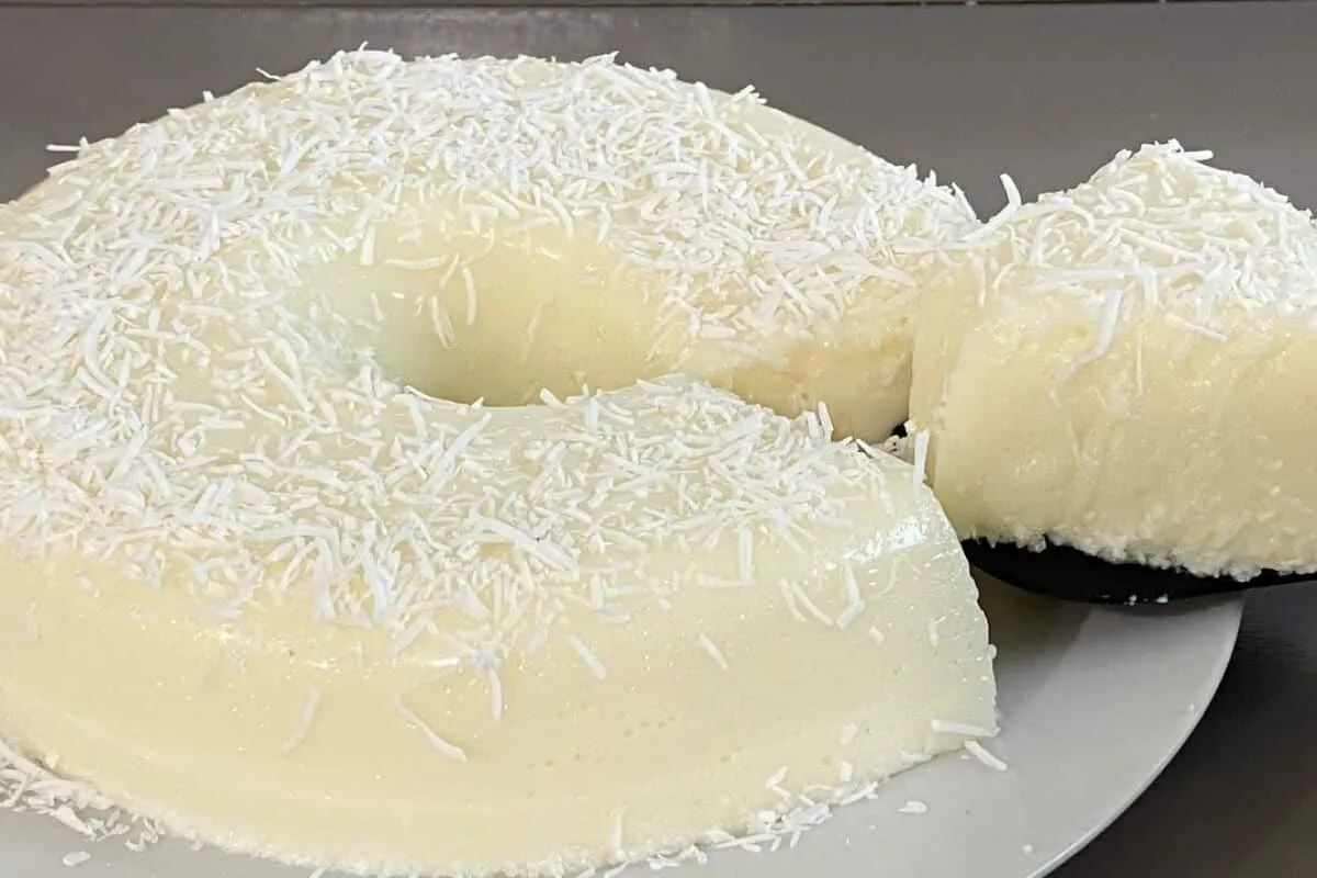 Sobremesa de coco feita sem fogo, bem cremosa, rápida e perf