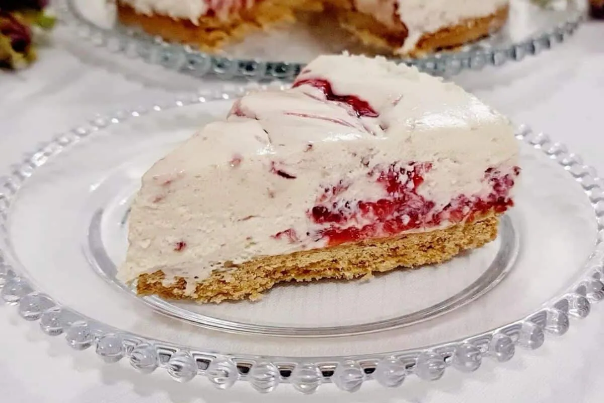 Sobremesa de morango, uma delícia com leite em pó que derret