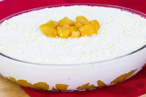 Sobremesa fácil de pêssego, feita na travessa em apenas 10 m