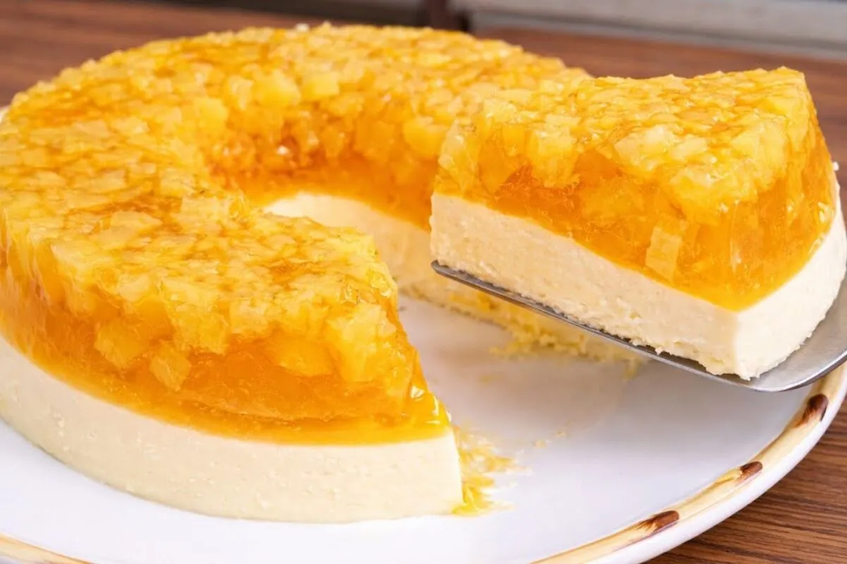 Sobremesa gelada de abacaxi que derrete na boca e é perfeita