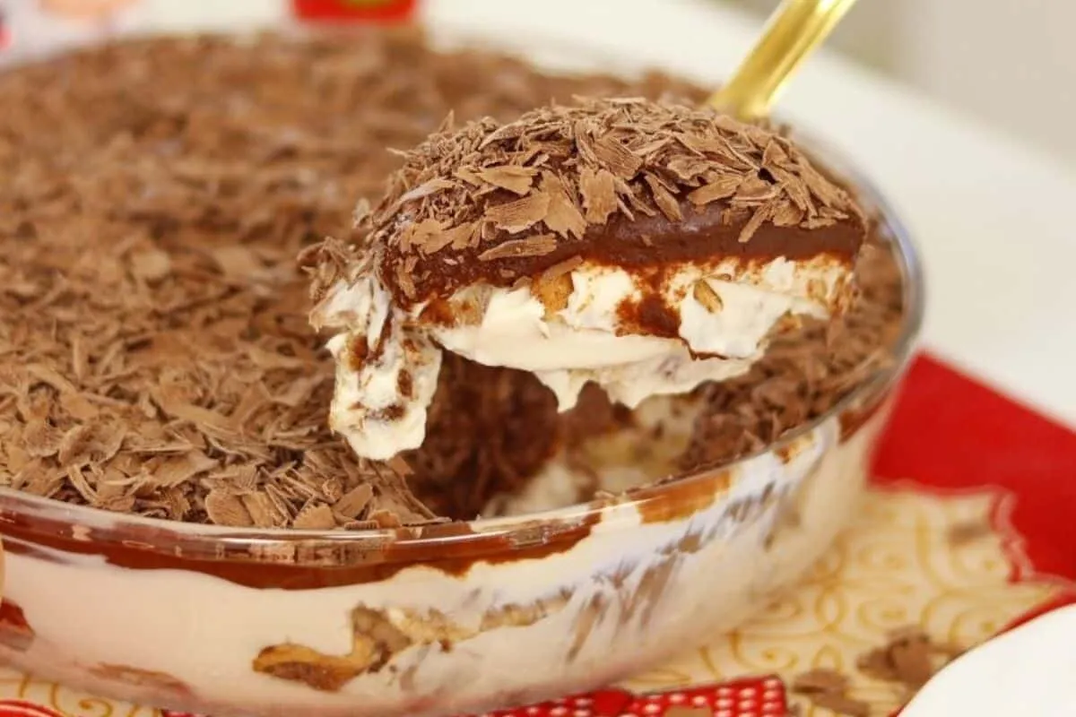 Sobremesa prática, um doce maravilhoso e rápido com poucos ingredientes, para servir em qualquer ocasião