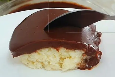 Sobremesa Prestígio: só precisa misturar e gelar, sem fogão 