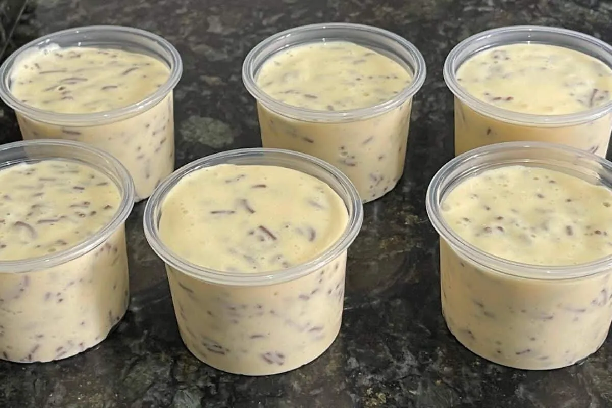 Sobremesa rápida de geladeira com tang que é simples de faze