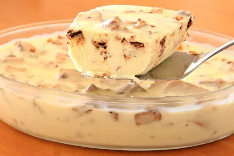 Sobremesa rápida e deliciosa: bateu, gelou e tá pronta para 