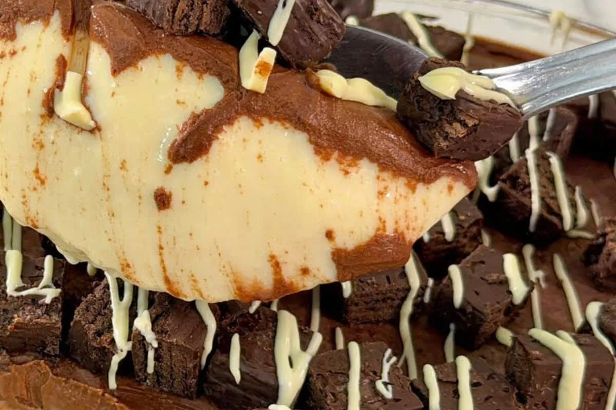 Sorvetão cremoso na travessa, para uma sobremesa rápida, del