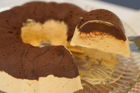 Sorvetão de doce de leite com chocolate, uma sobremesa delic