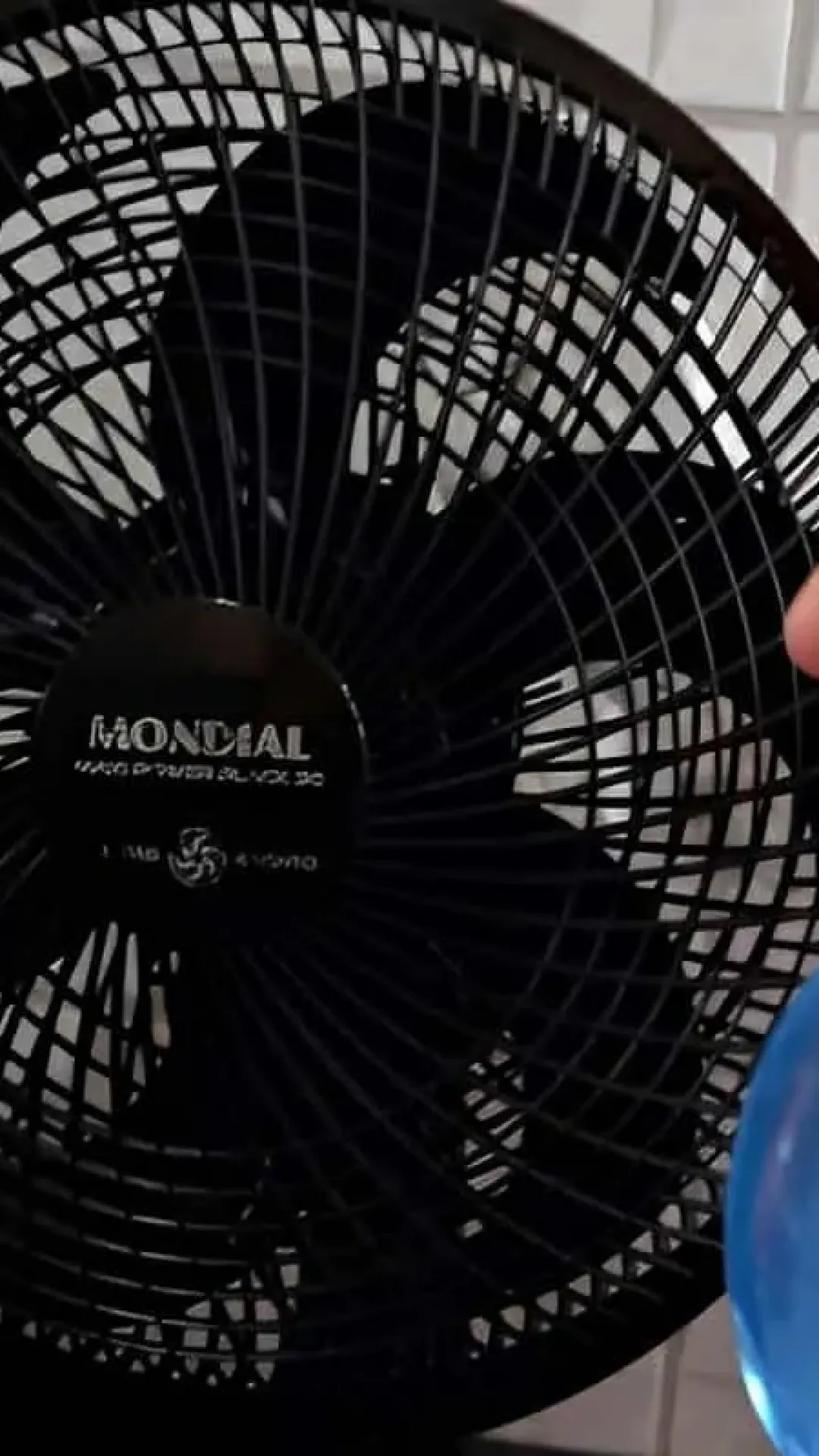 Agora só limpo o ventilador assim ele fica limpo higienizado e muito mais potente