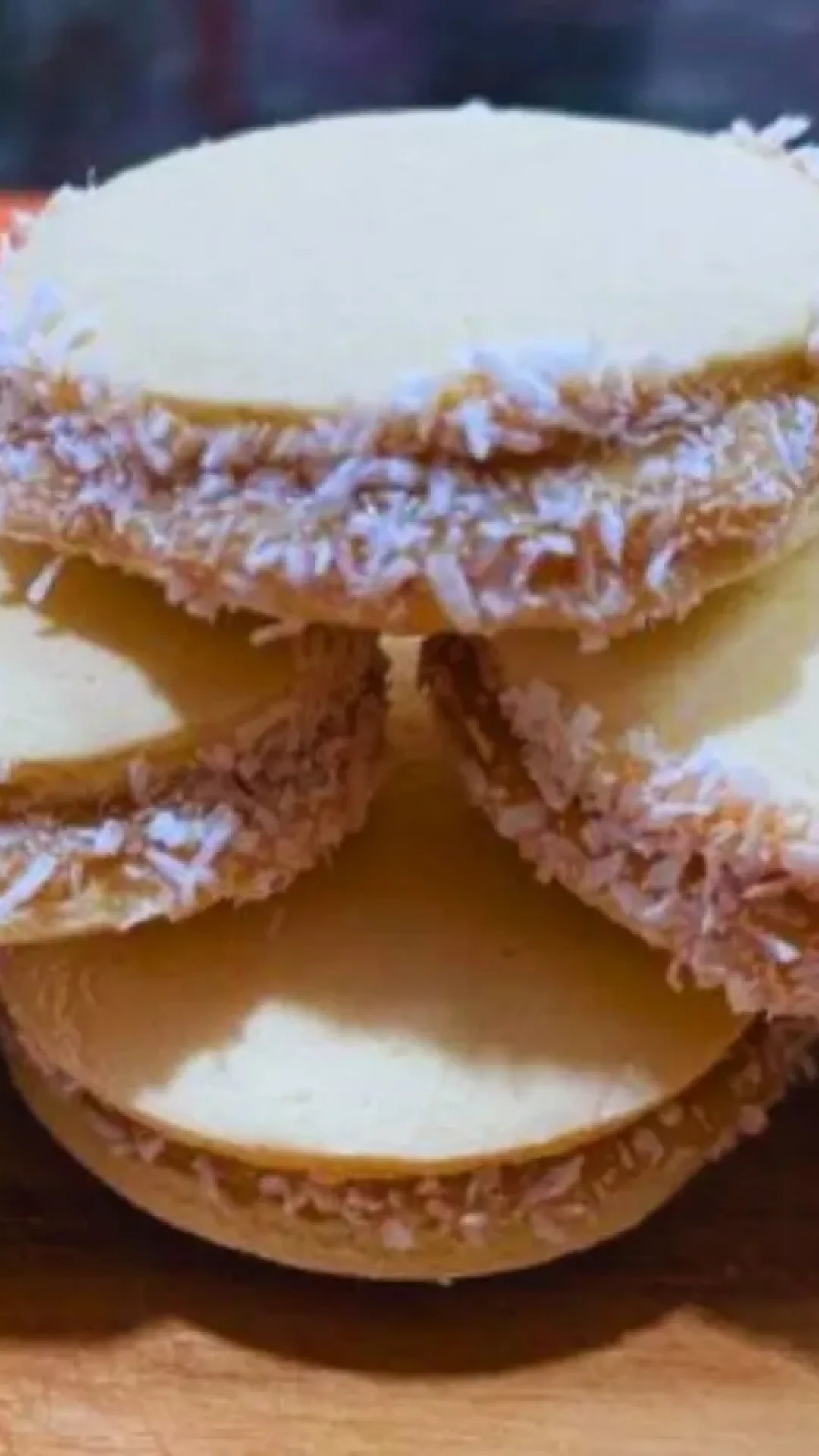 Alfajor de doce de leite macio que desmancha na boca e é fácil mais de fazer do que você imagina