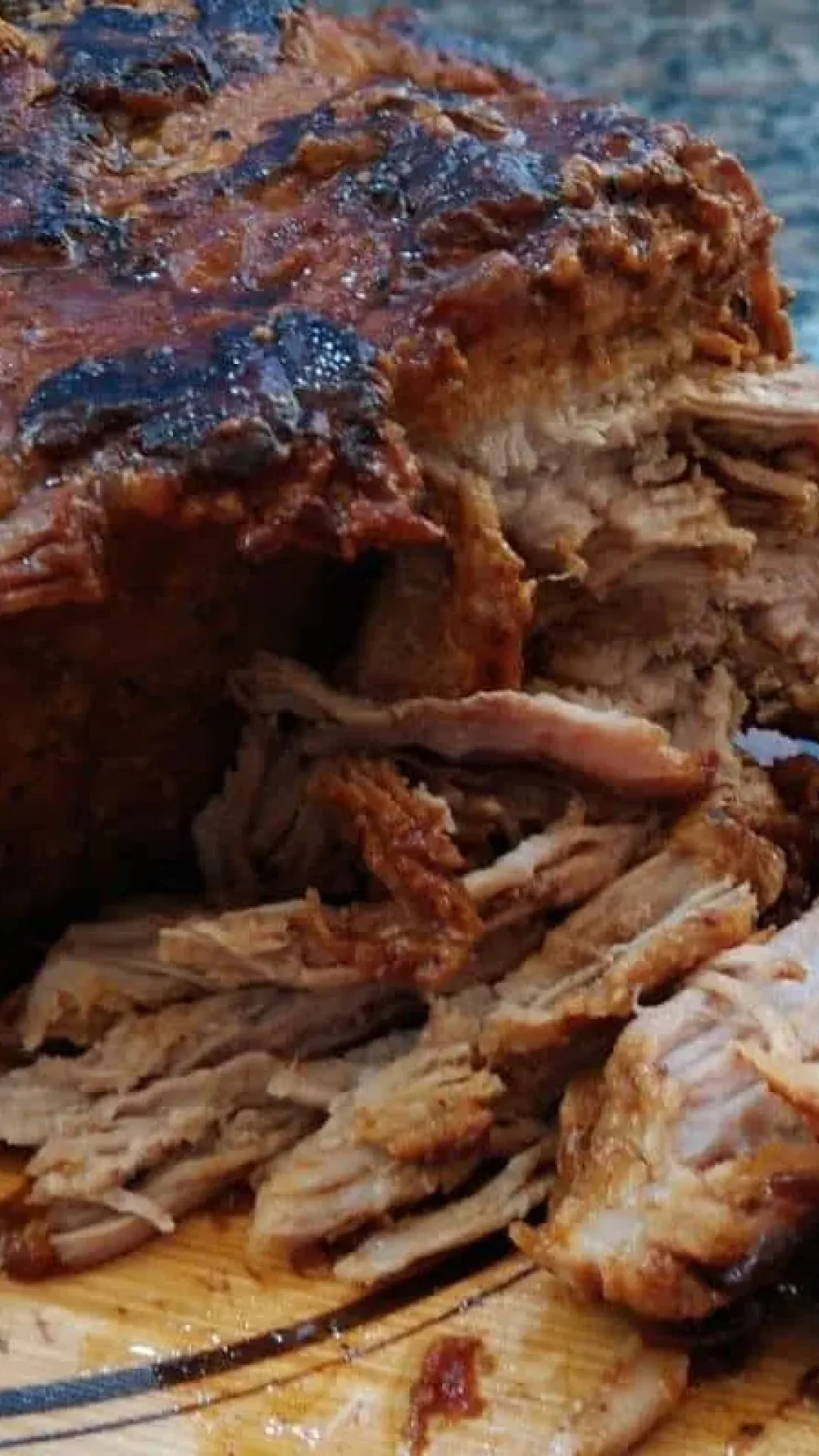Almoço de natal: pernil assado na panela que fica suculento e desmanchando