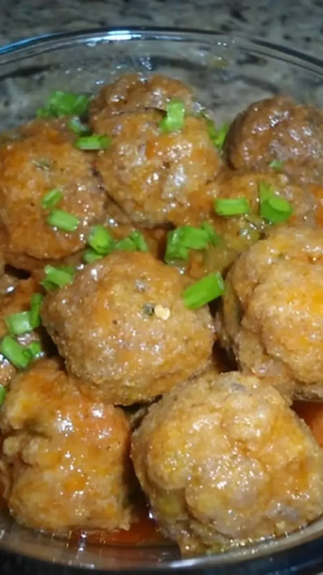 Almôndegas de carne moída um prato barato e que rende muito perfeito para seu almoço