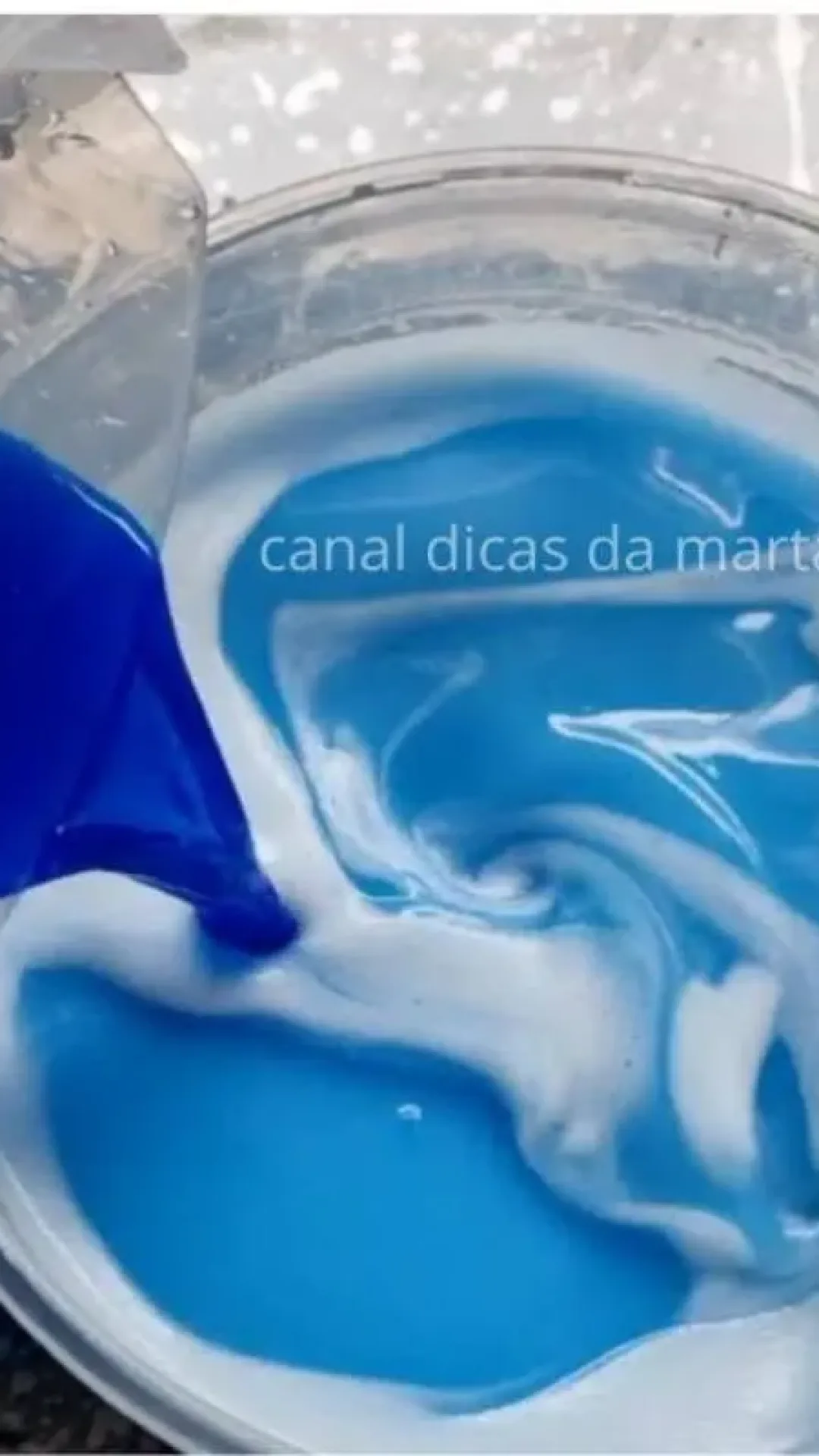 Amaciante caseiro concentrado e perfumado: super fácil de fazer com só 3 ingredientes