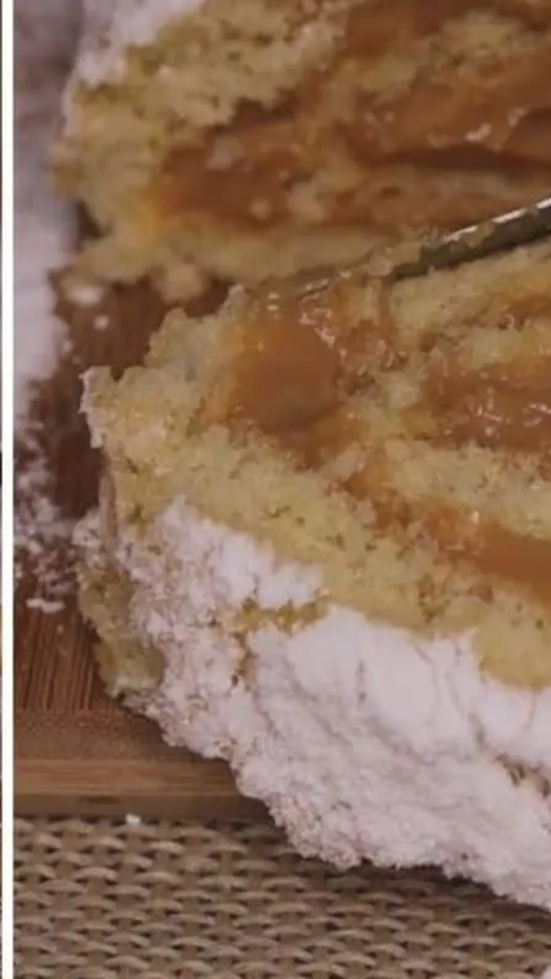 Aprenda a fazer massa de rocambole de doce de leite que não quebra na hora de enrolar