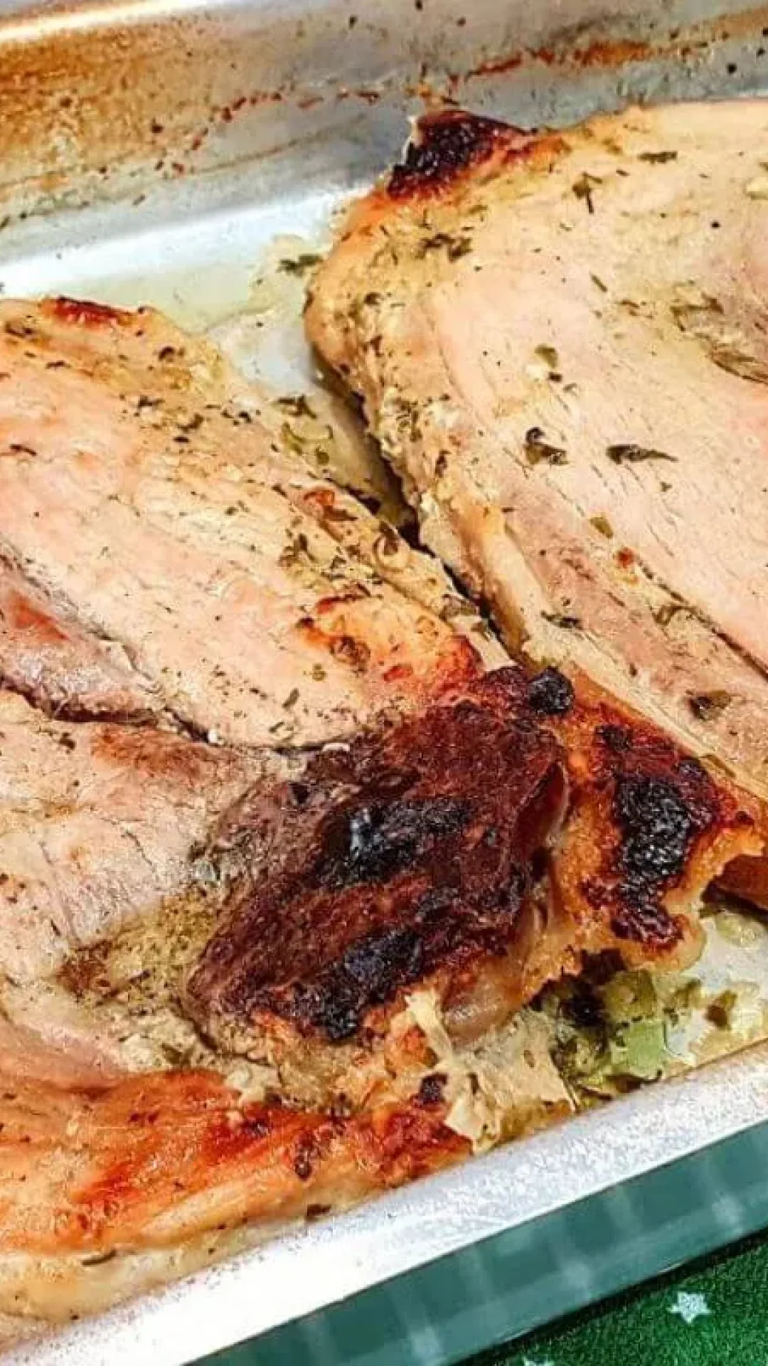 Aprenda a temperar e preparar um pernil de porco assado no forno delicioso