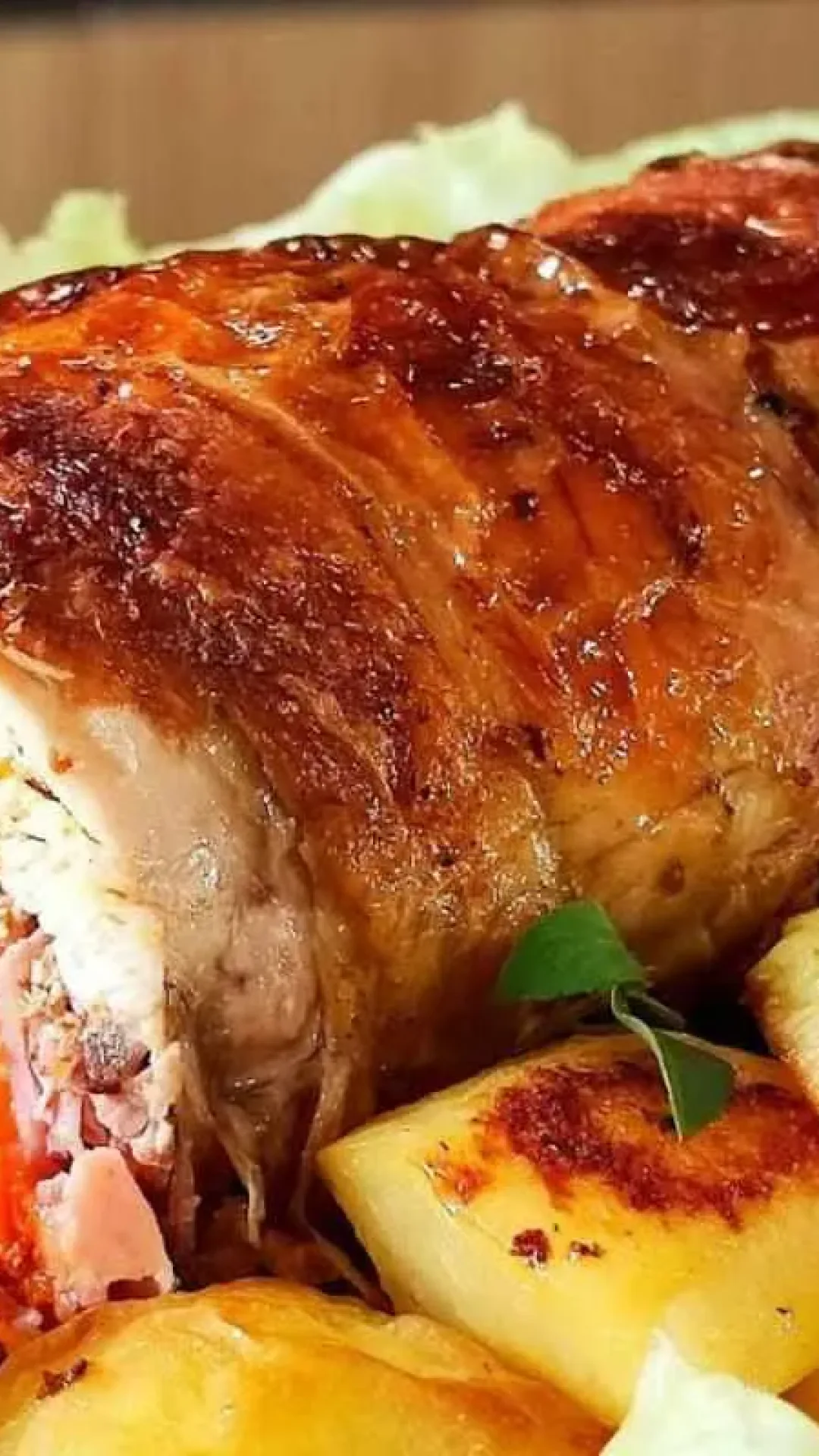 Aprenda um frango assado diferente para fazer no seu almoço de domingo