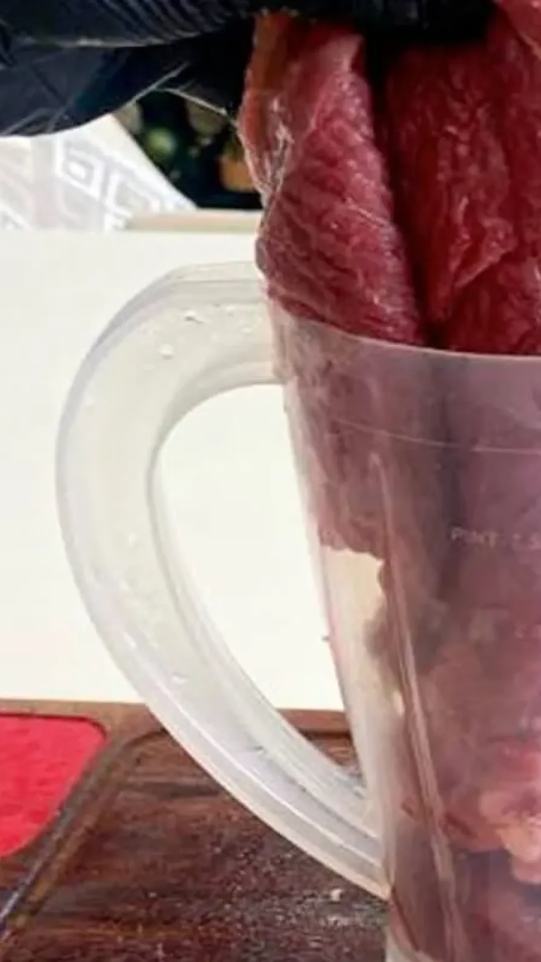 Aprenda uma receita de bife acebolado que você só vai querer fazer assim