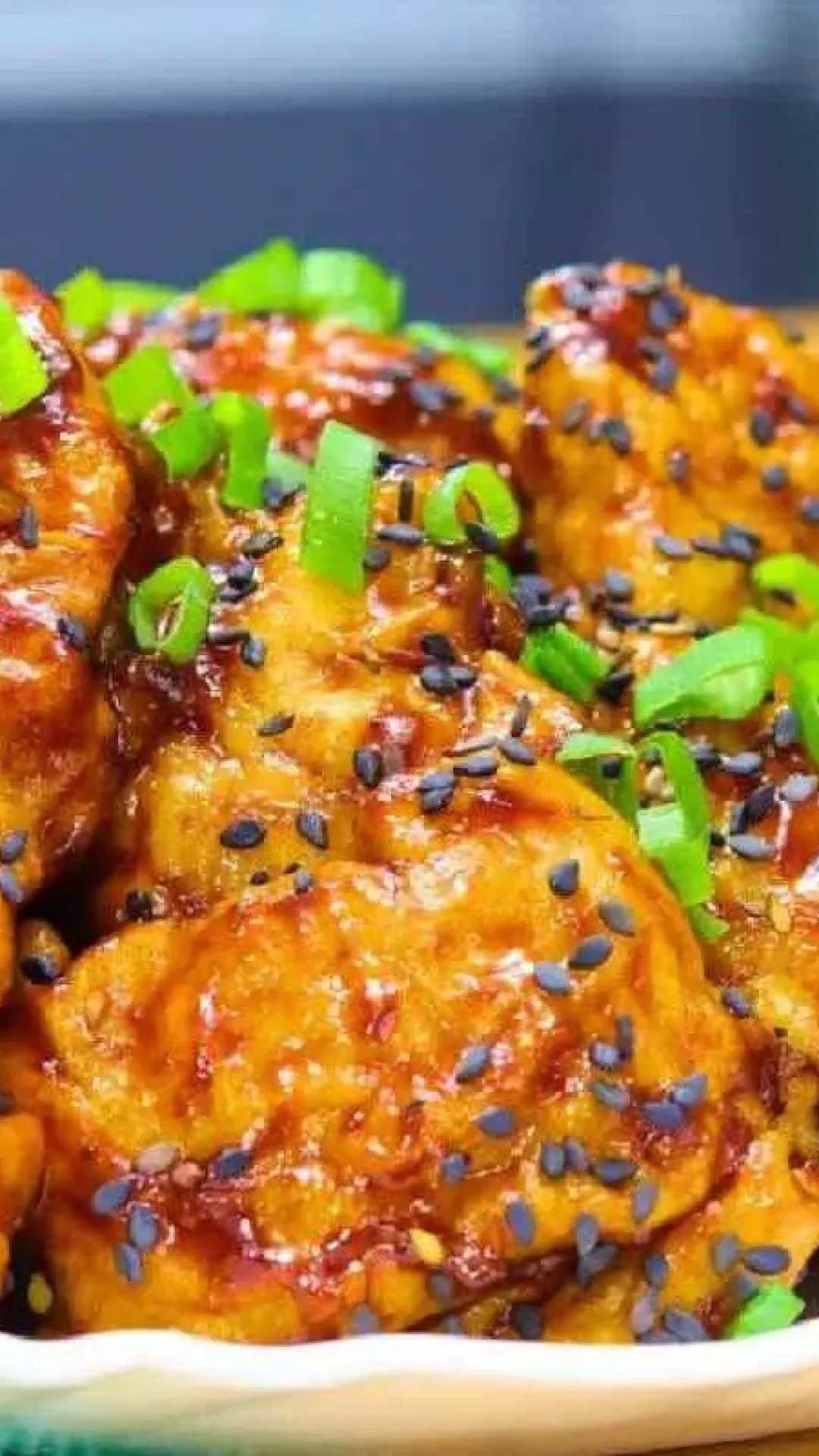 Aprendi a fazer um molho que deixa o peito de frango suculento e macio
