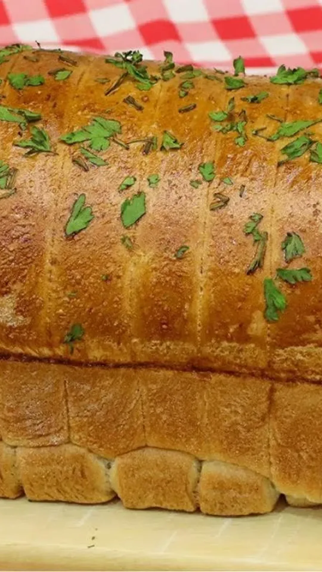 Aprendi uma receita de pão recheado de calabresa que é um espetáculo