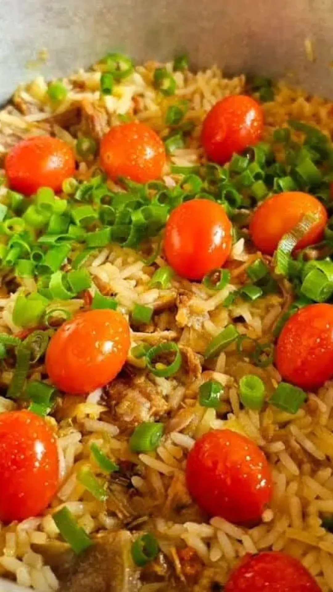 Arroz de costela extremamente saboroso e com preparo fácil para surpreender no almoço em família