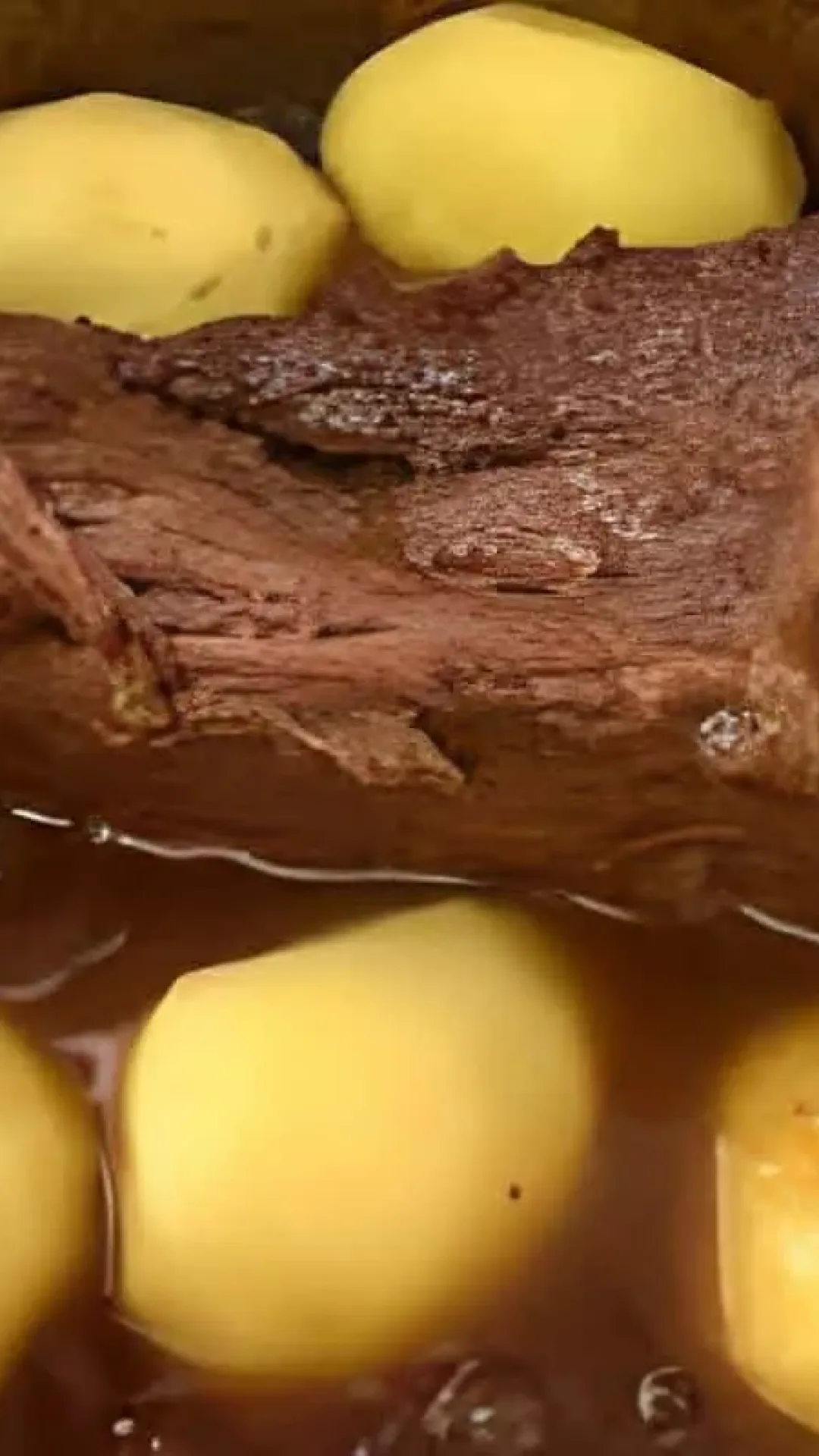 Assado de panela até carne de segunda fica macia e suculenta com essa receita