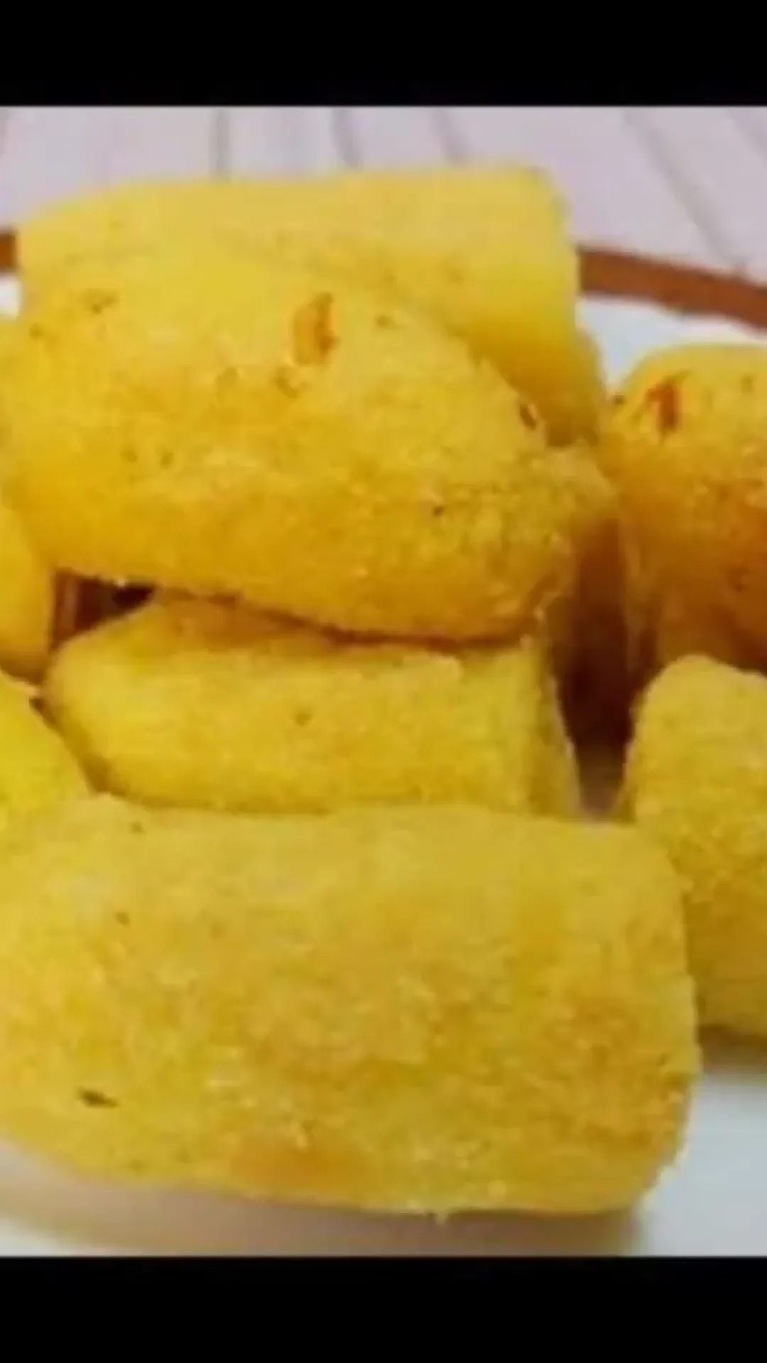 Banana frita a milanesa, crocante por fora e macia por dentro, o acompanhamento ideal para o Dia das Mães