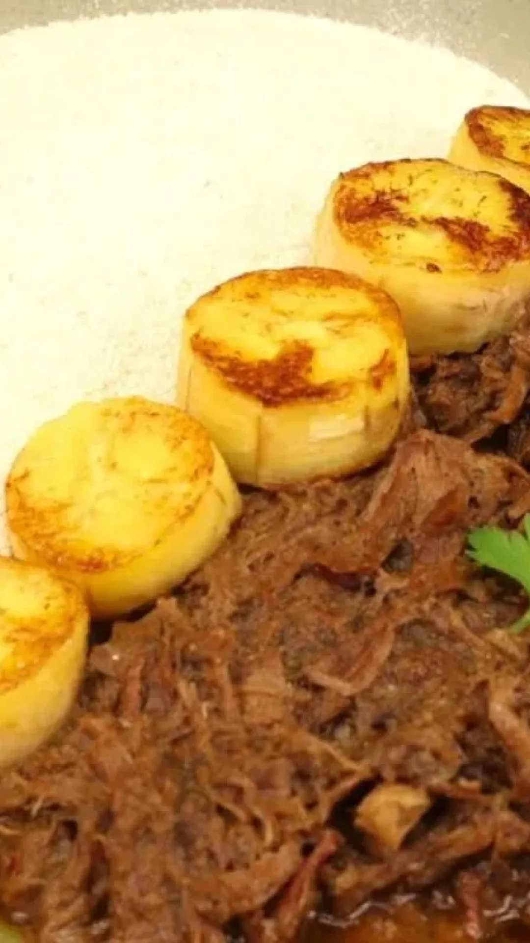 Barreado paranaense tradicional que é cheio de sabor e perfeito para reunir a família
