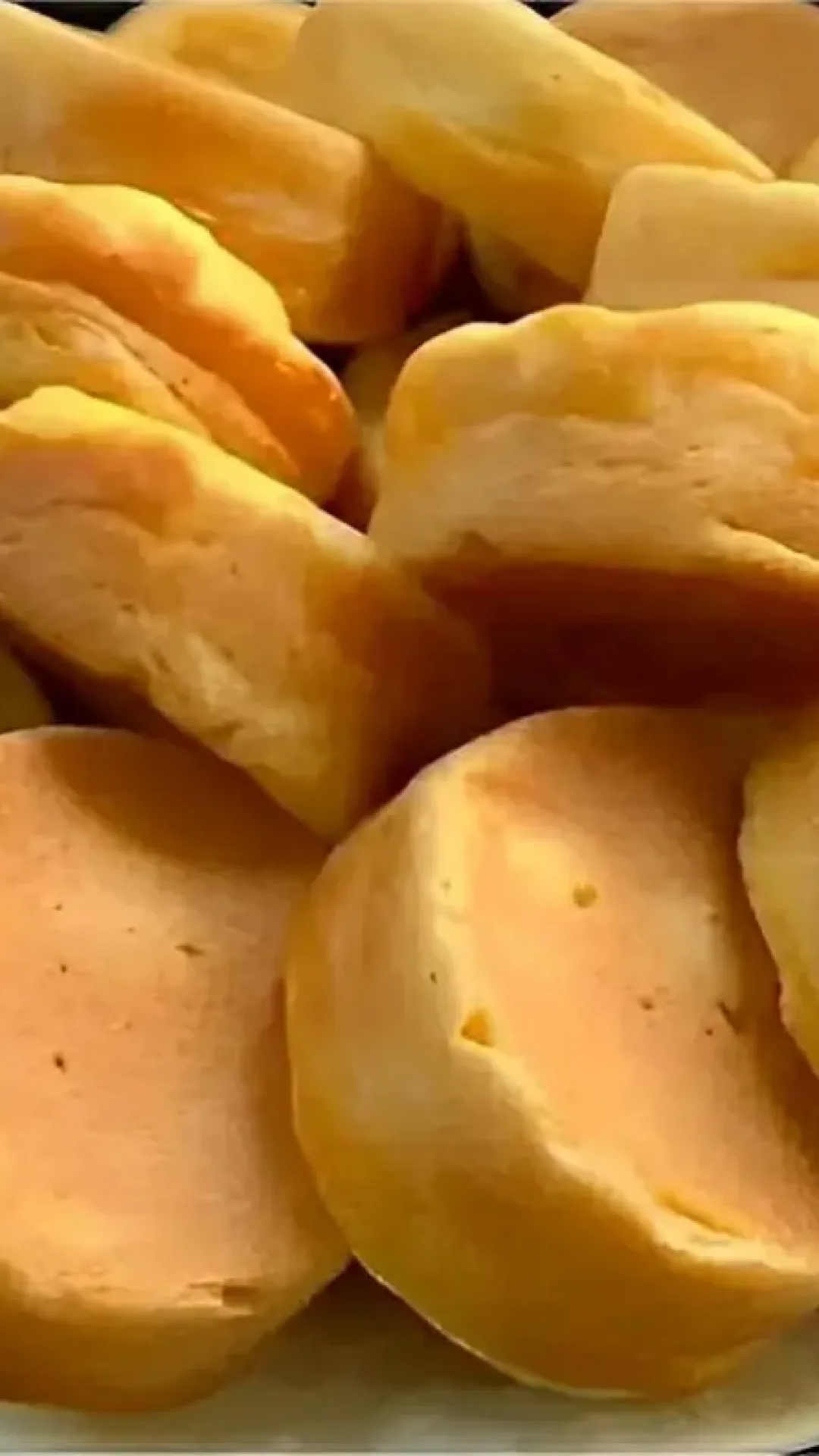 Barrigudinho de frigideira um pãozinho de banana frito perfeito para o lanche ou café