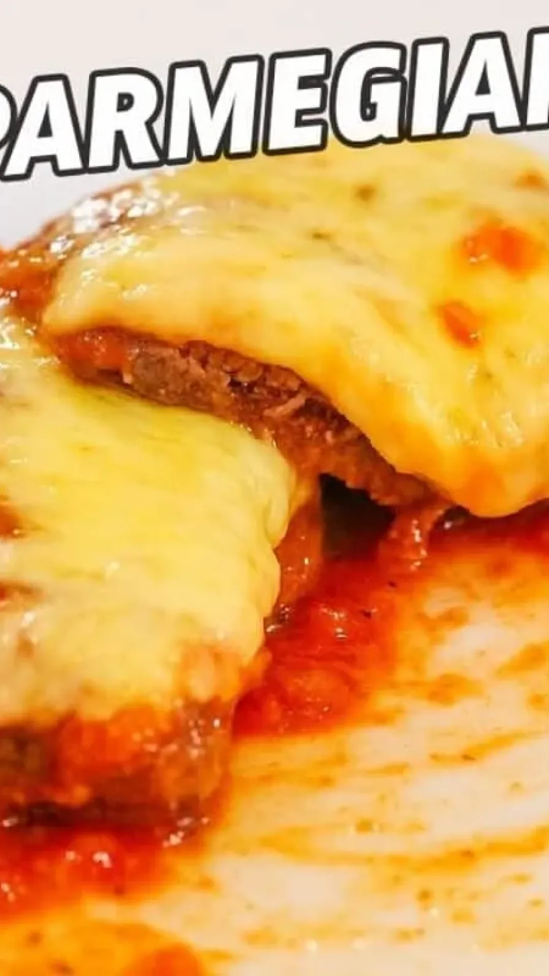 Bife à parmegiana perfeito, temperado na medida certa e sem ficar gorduroso