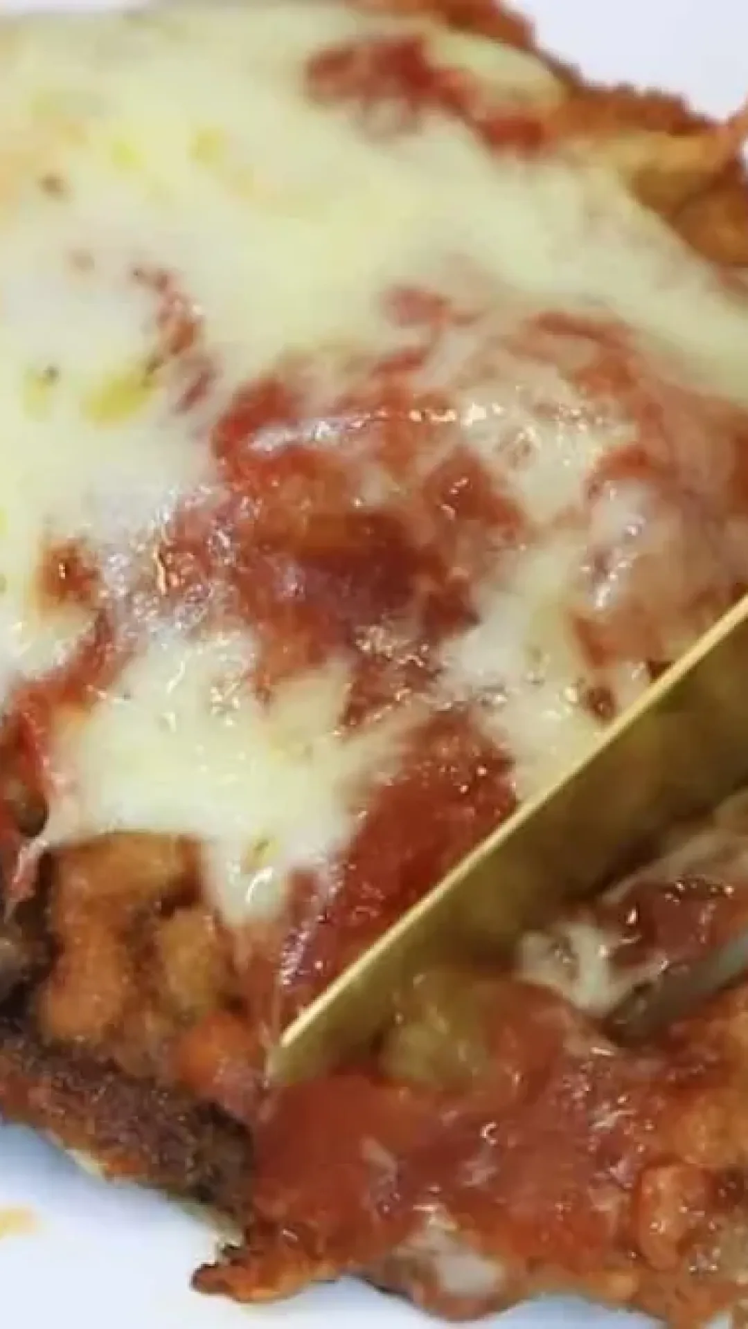 Bife à Parmegiana Simples. Uma Delícia que Vai Agradar Toda Família