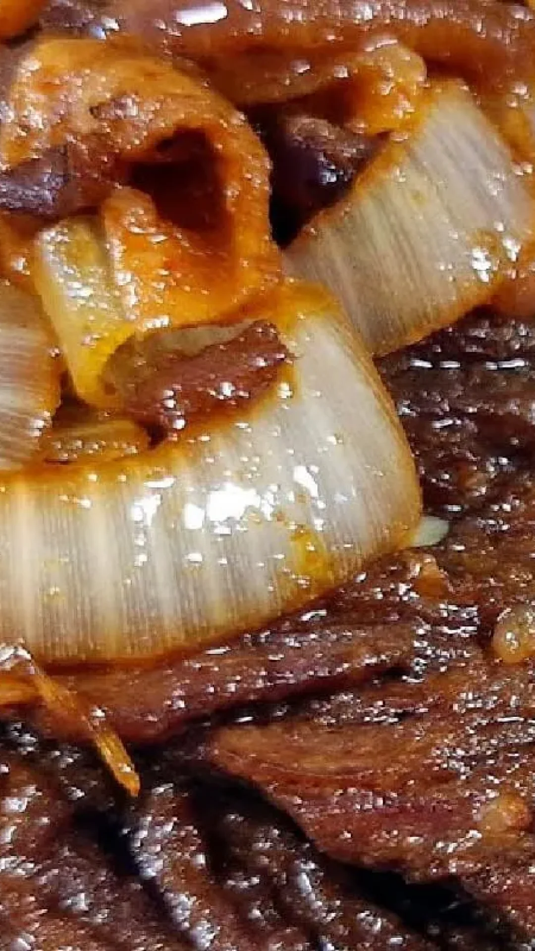 Bife de panela acebolado sem fritura para não sujar sua cozinha de gordura