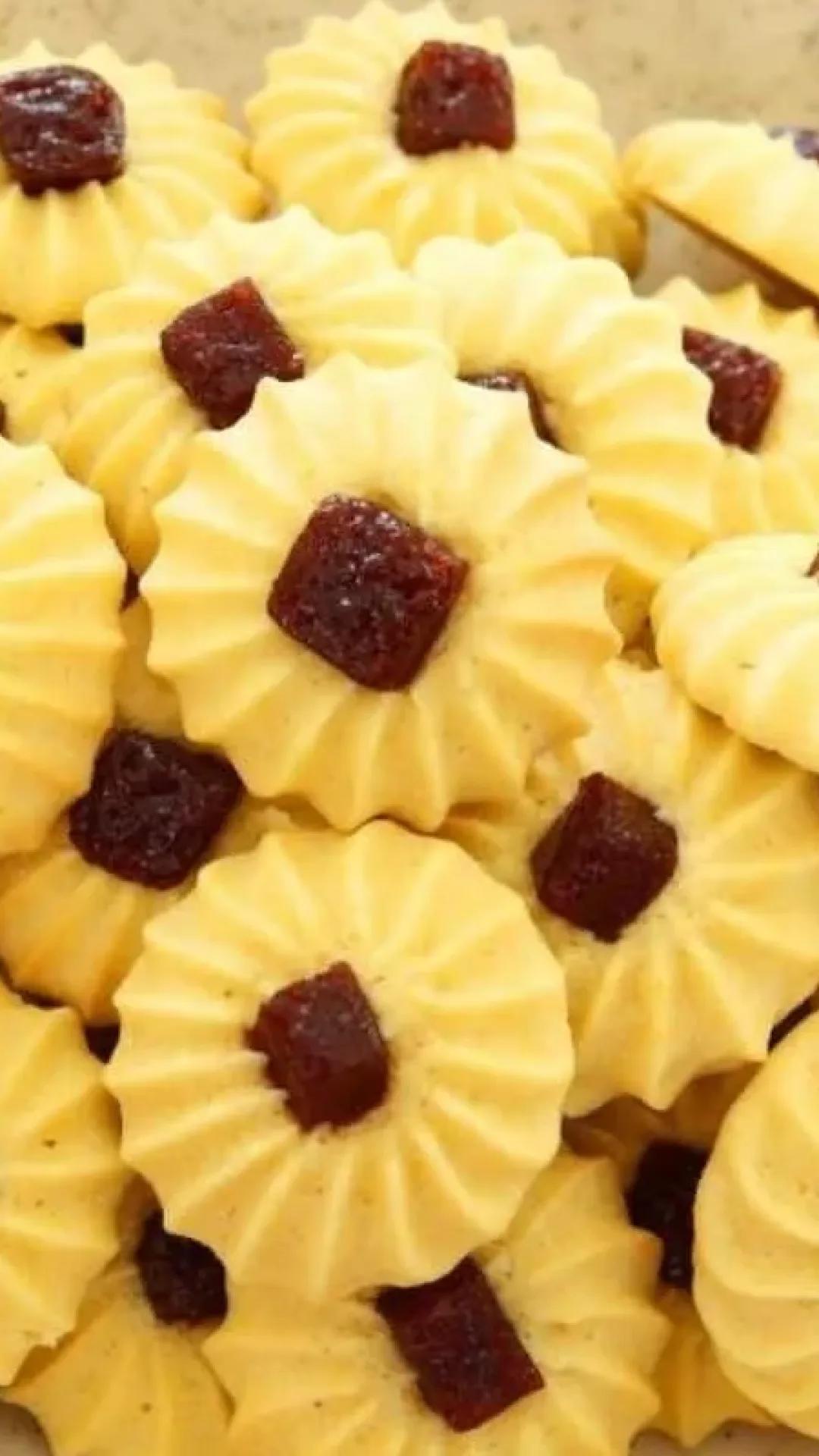 Biscoitinho amanteigado de fubá com goiabada: essa receita é viciante de tão boa que fica