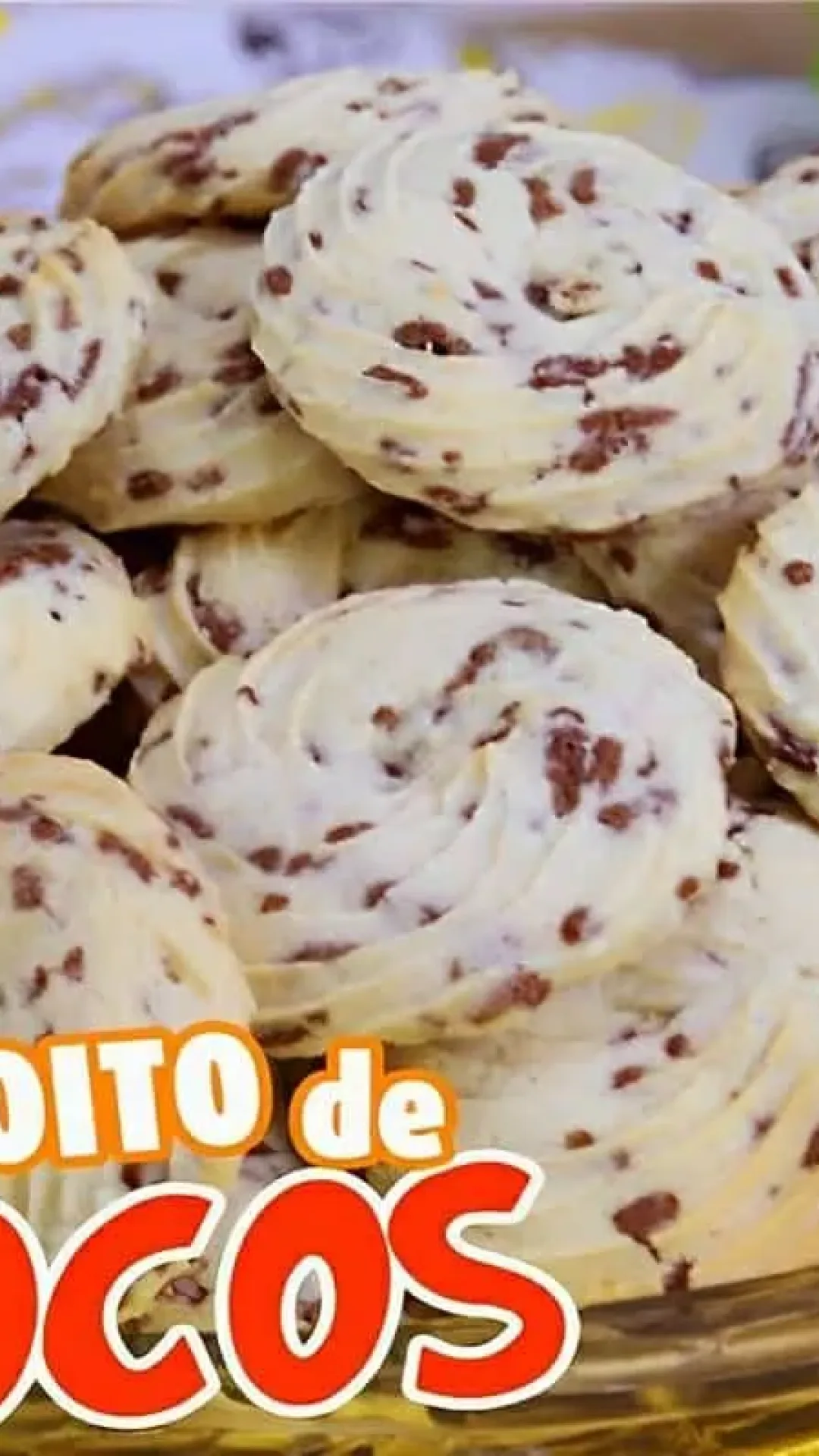Biscoitinho de flocos derrete na boca uma delícia para servir com café ou chocolate quente