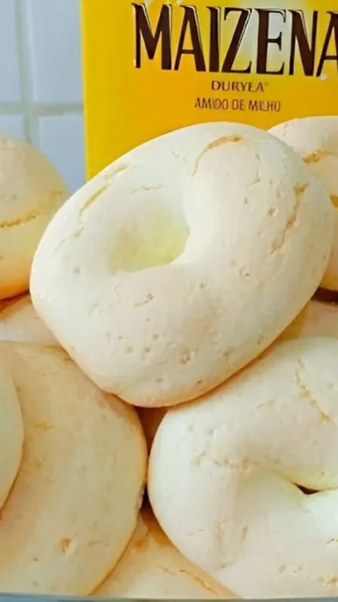 Biscoitinho de maisena que derrete na boca uma delícia para servir com chá ou café