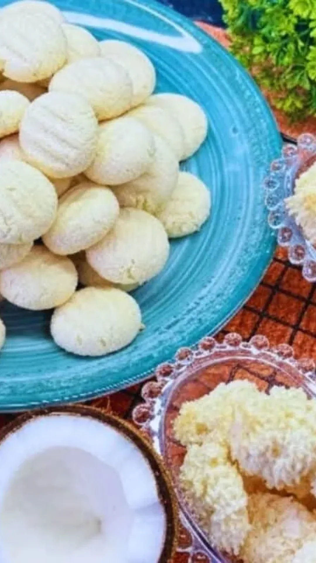 Biscoito de coco com leite condensado que leva só 3 ingredientes e fica delicioso