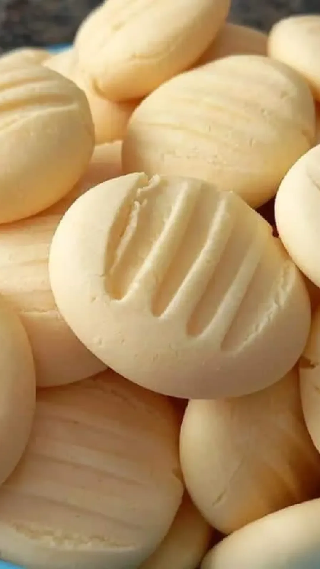 Biscoito de maisena: aquele biscoitinho irresistível que vai só 3 ingredientes