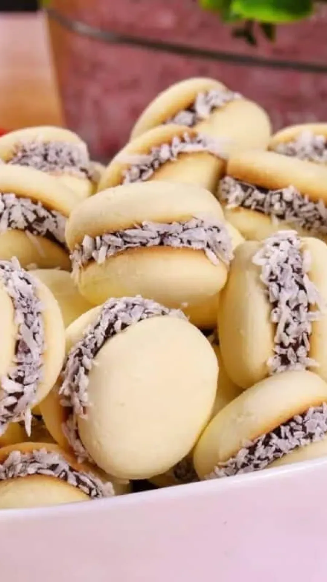 Biscoito de maizena que derrete na boca, leva só 3 ingredientes e rende bastante